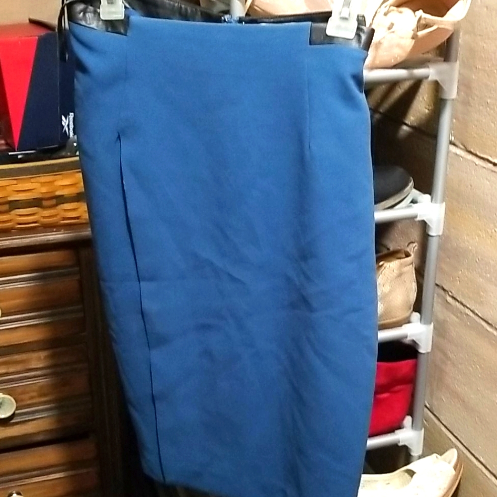 High rise faux leather trim skirt